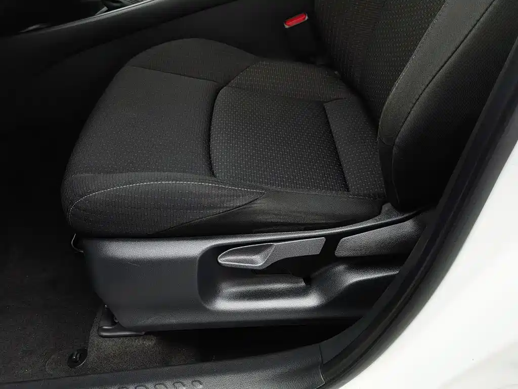 Toyota C-HR 2020 — фото 20