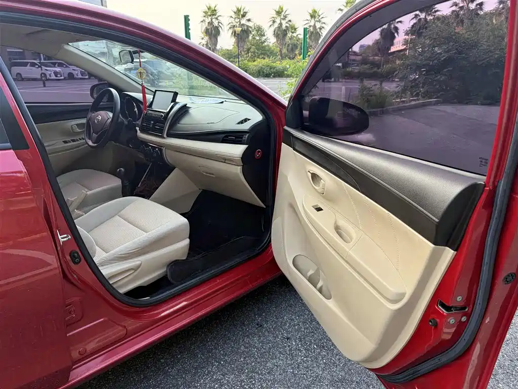 Toyota Vios 2015 — фото 8