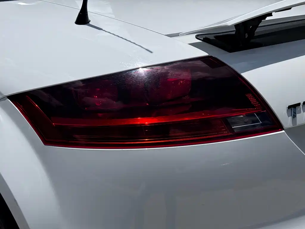 Audi TT 2016 — фото 20