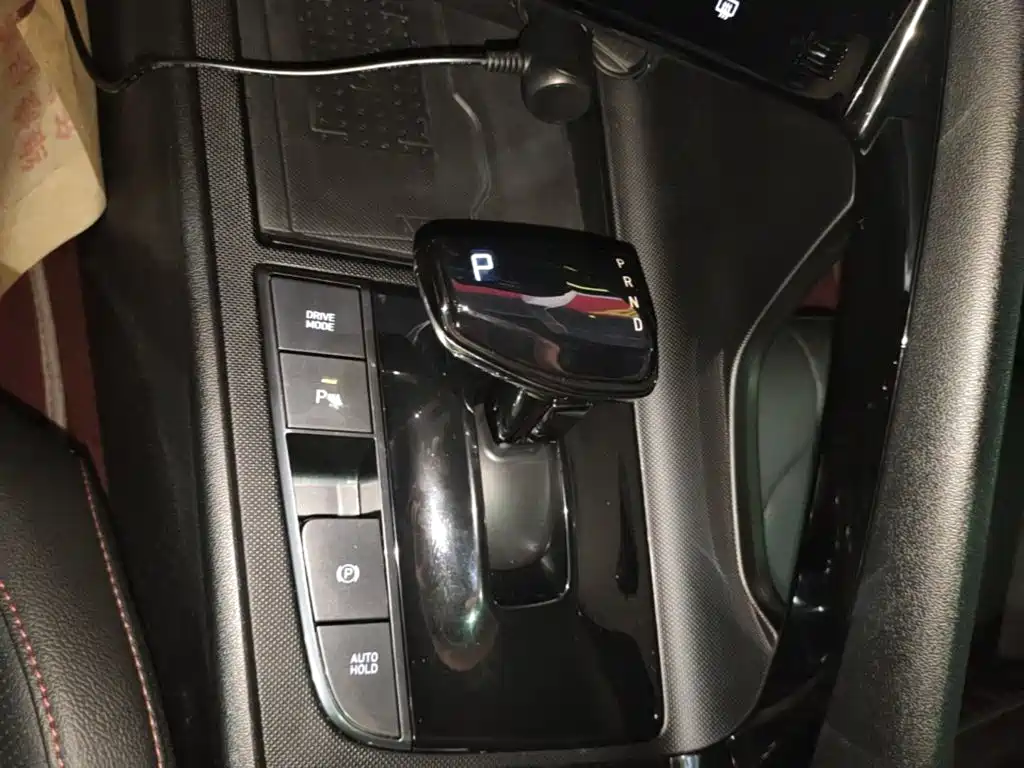 Hyundai Elantra 2021 — фото 14