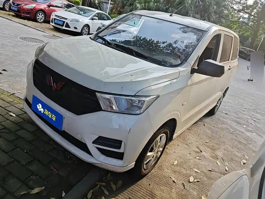 Wuling Hongguang 2019 — фото 1