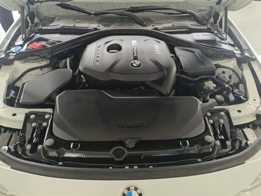 BMW 3 Series 2017 — фото 10