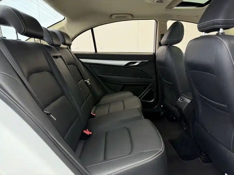 Geely Emgrand 2018