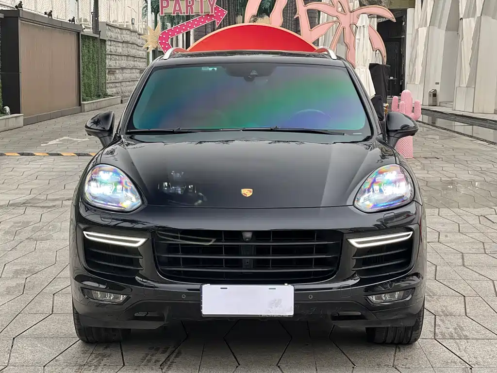 Porsche Cayenne 2017 — фото 2