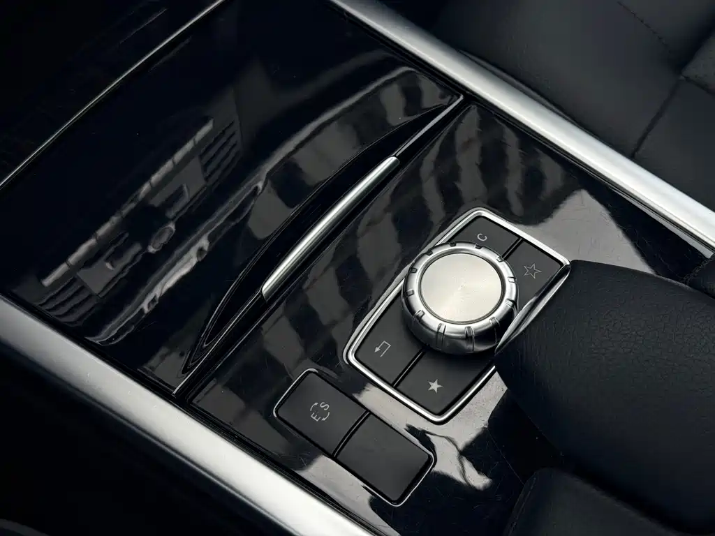 Mercedes-Benz E-Class 2015 — фото 33