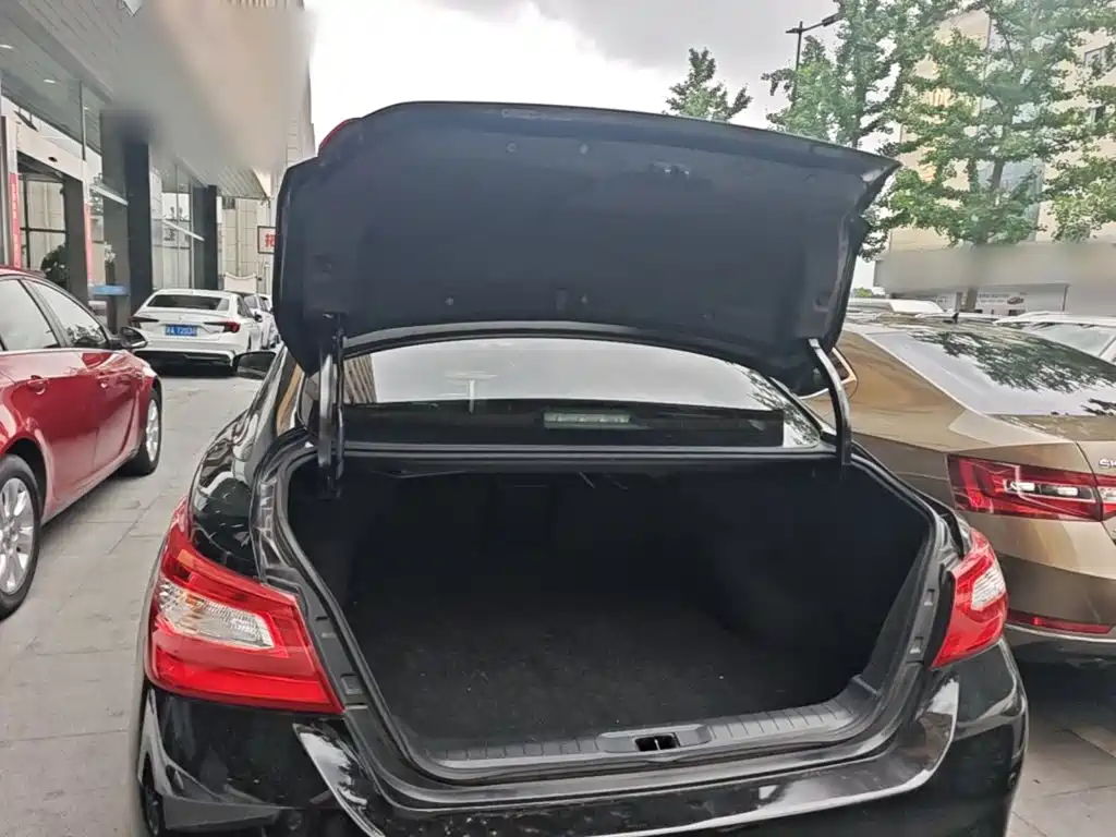 Nissan Teana 2018 — фото 19