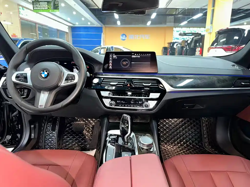 BMW 5 Series 2020 — фото 11