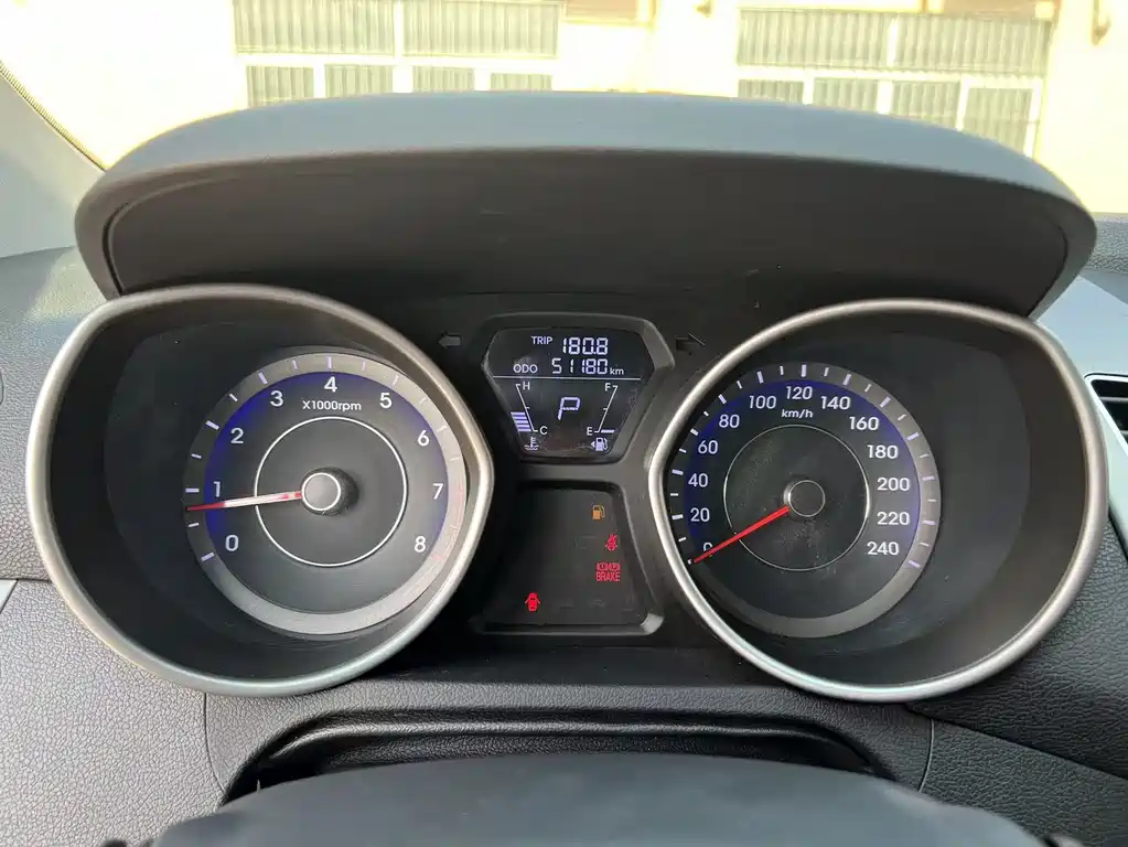Hyundai Elantra Langdong 2017 — фото 20