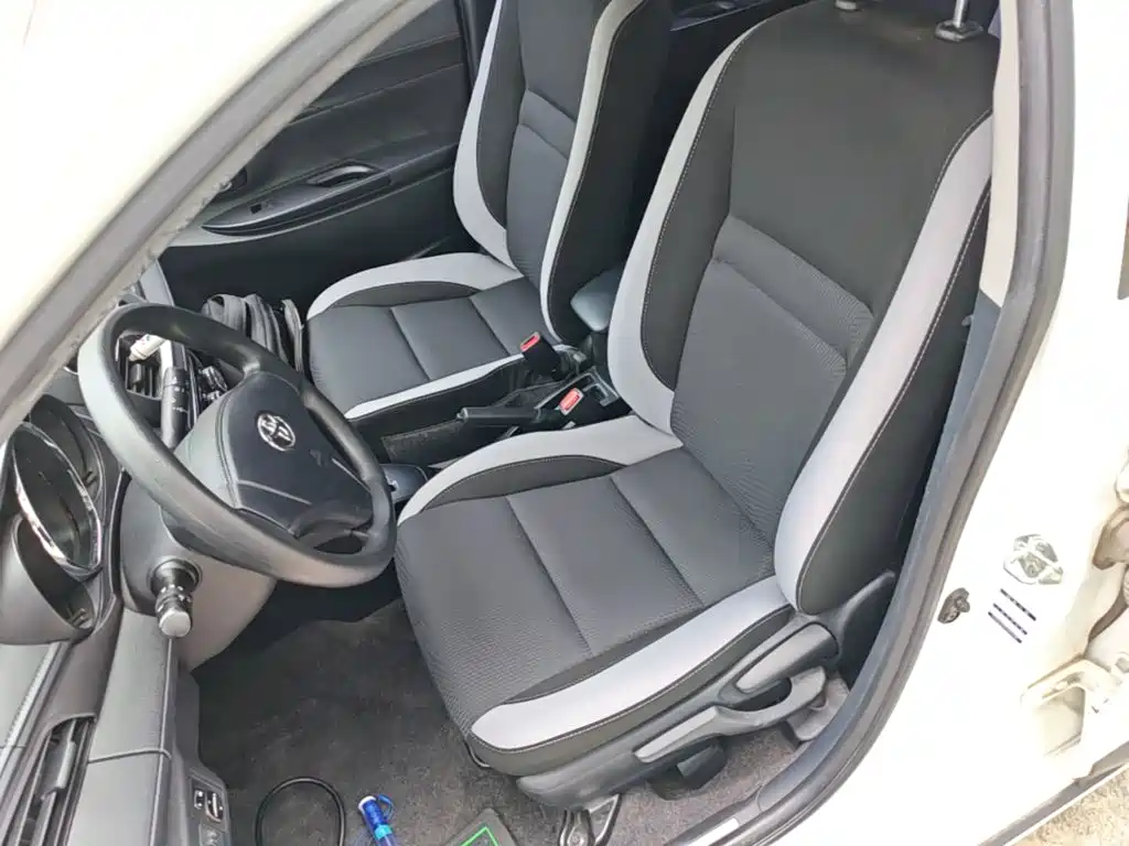 Toyota Yaris L 2020 — фото 15