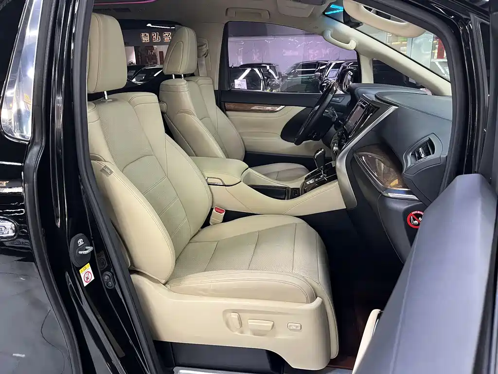 Toyota Alphard 2016 — фото 12