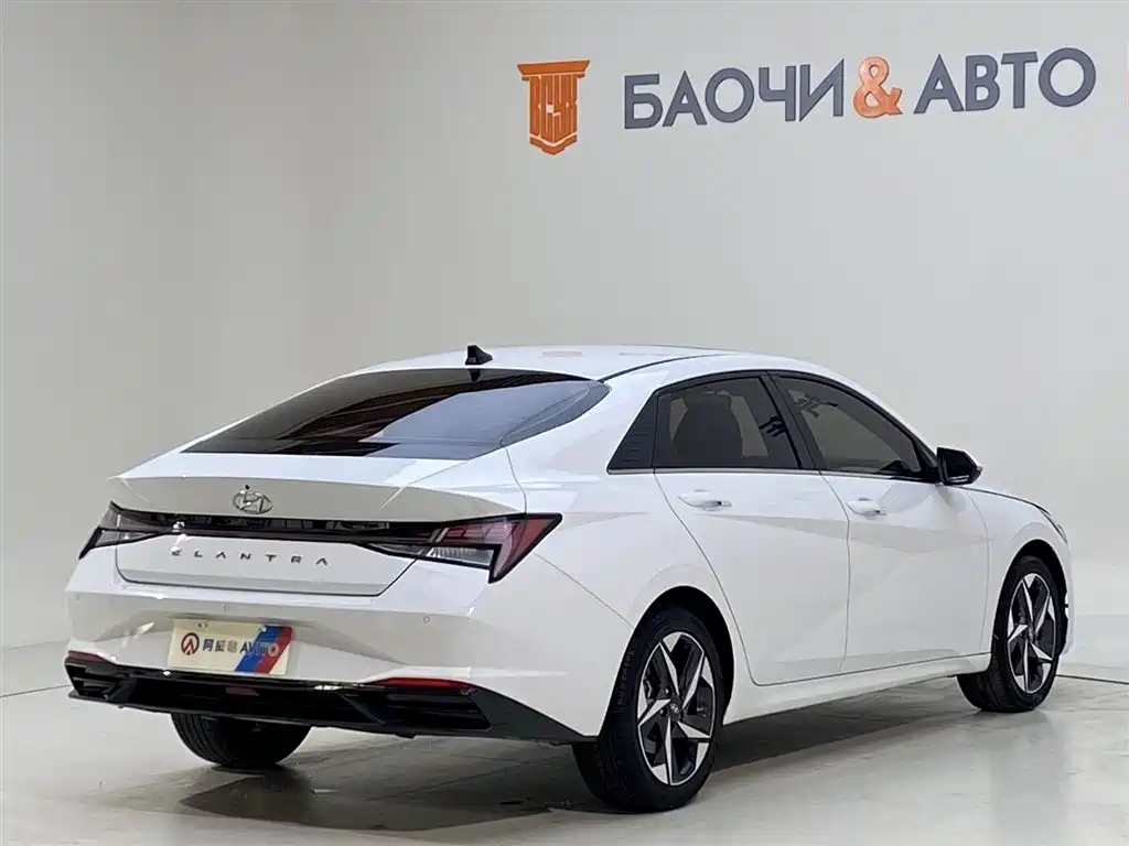 Hyundai Elantra 2022