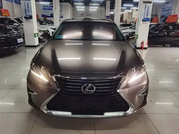 Lexus ES 2018