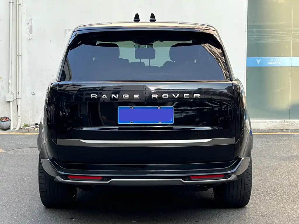 Land Rover Range Rover 2023 — фото 8