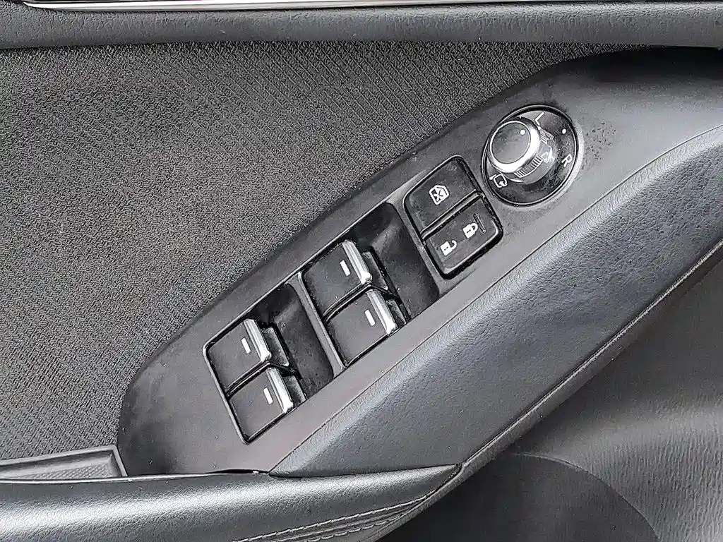 Mazda CX-4 2022 — фото 9