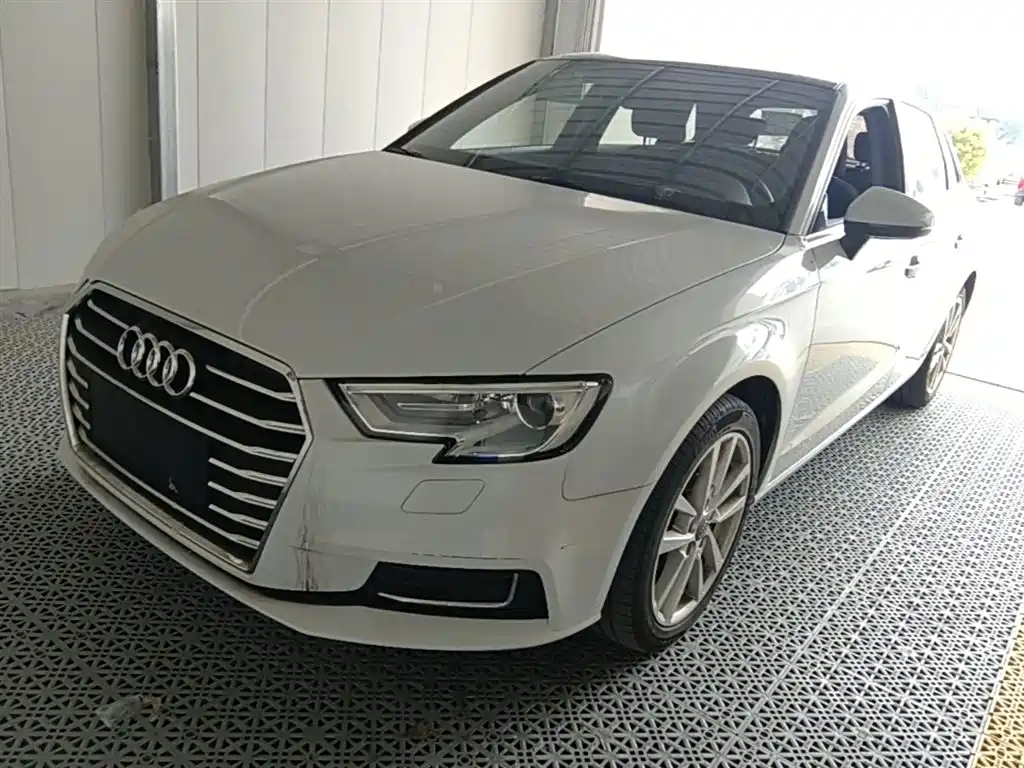 Audi A3 2021 — фото 2