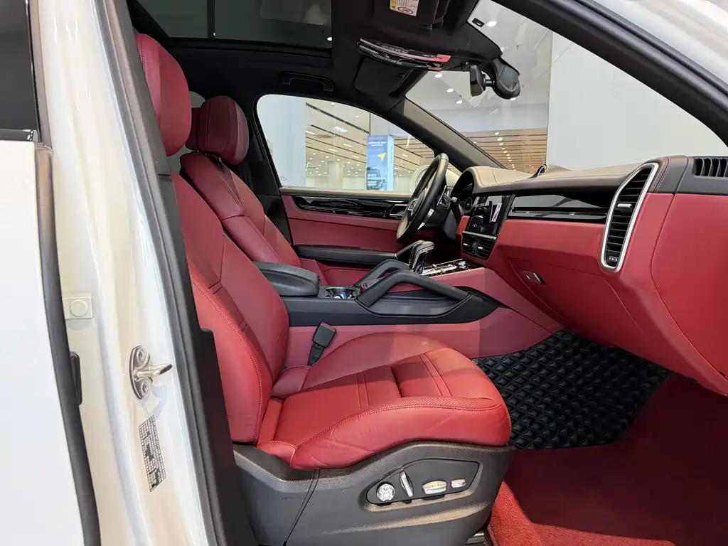 Porsche Cayenne 2019 — фото 15