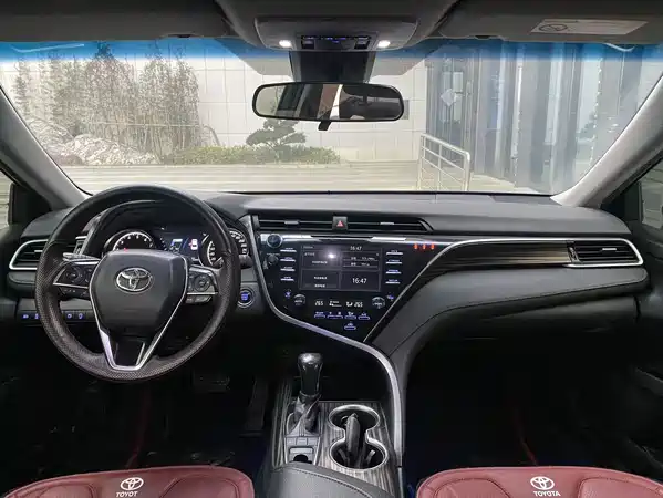 Toyota Camry 2019