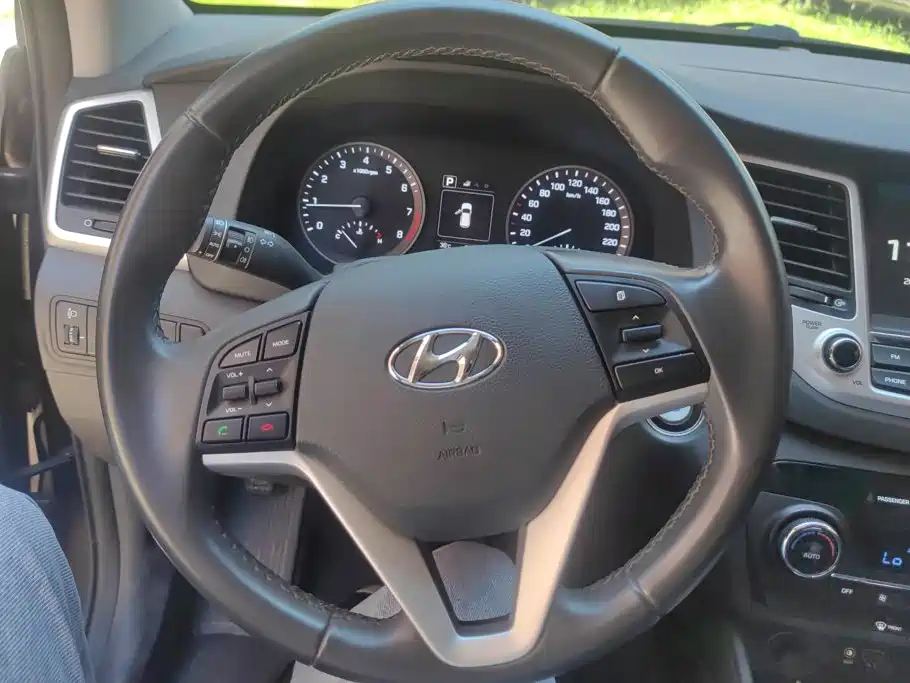 Hyundai Tucson 2016 — фото 15