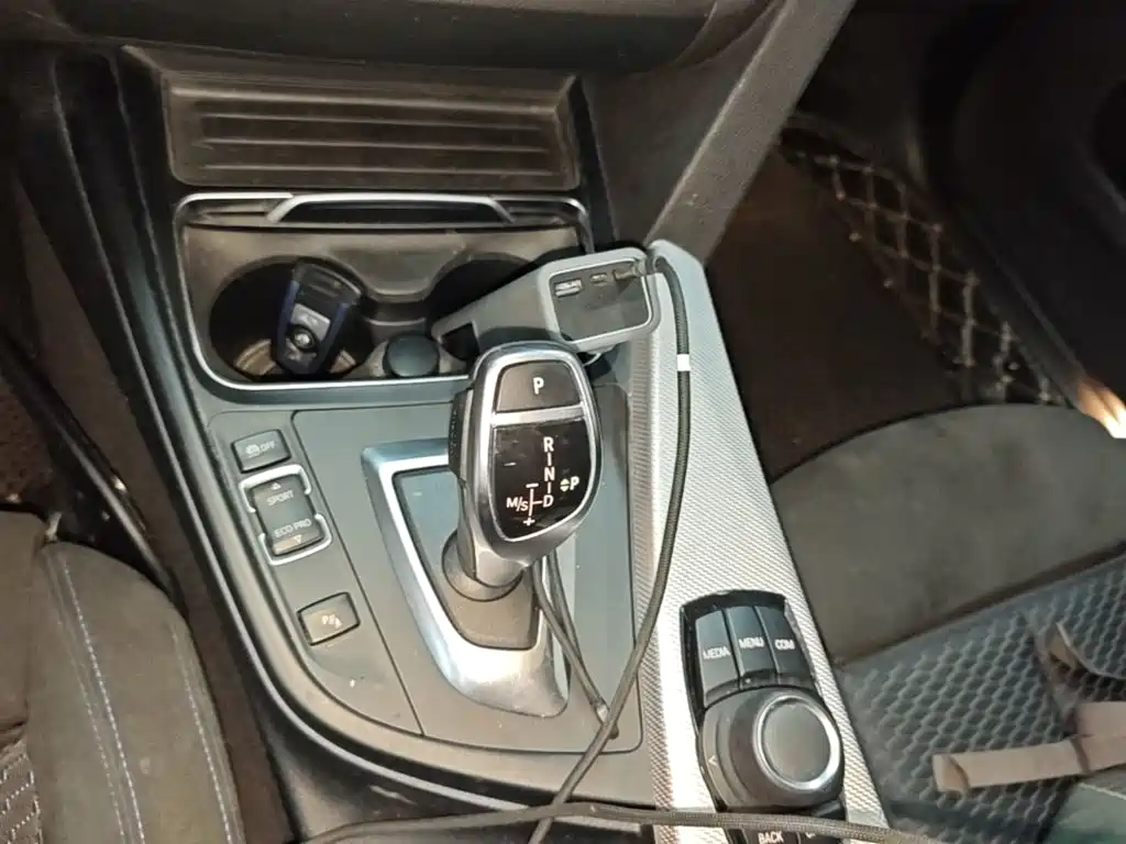 BMW 4 Series 2018 — фото 10