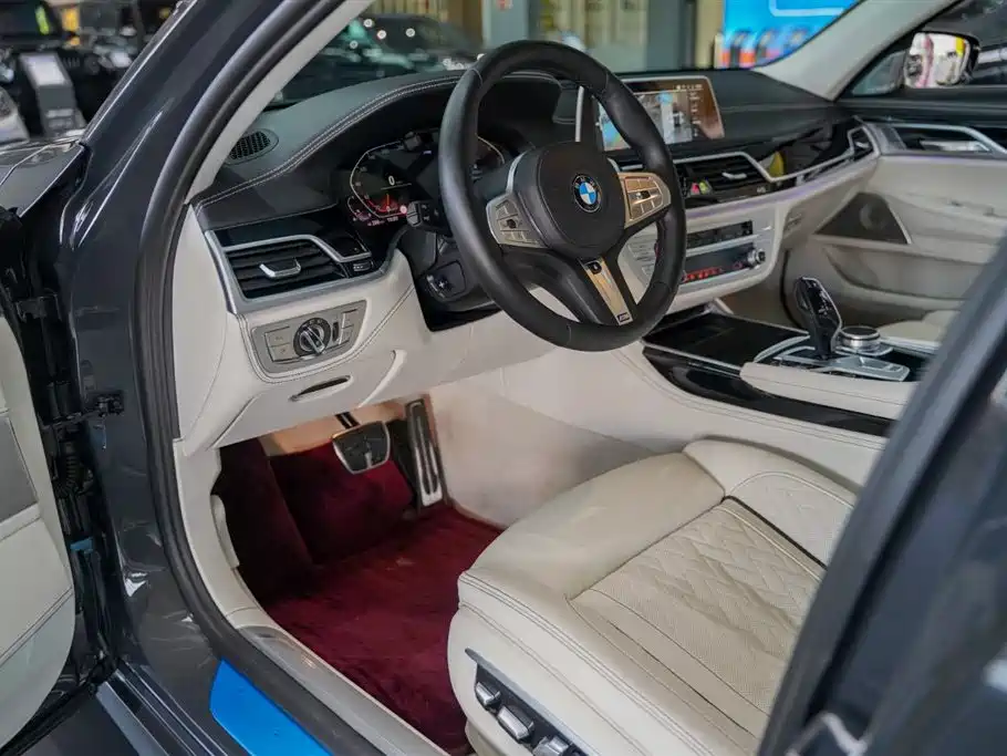 BMW 7 Series 2023 — фото 13