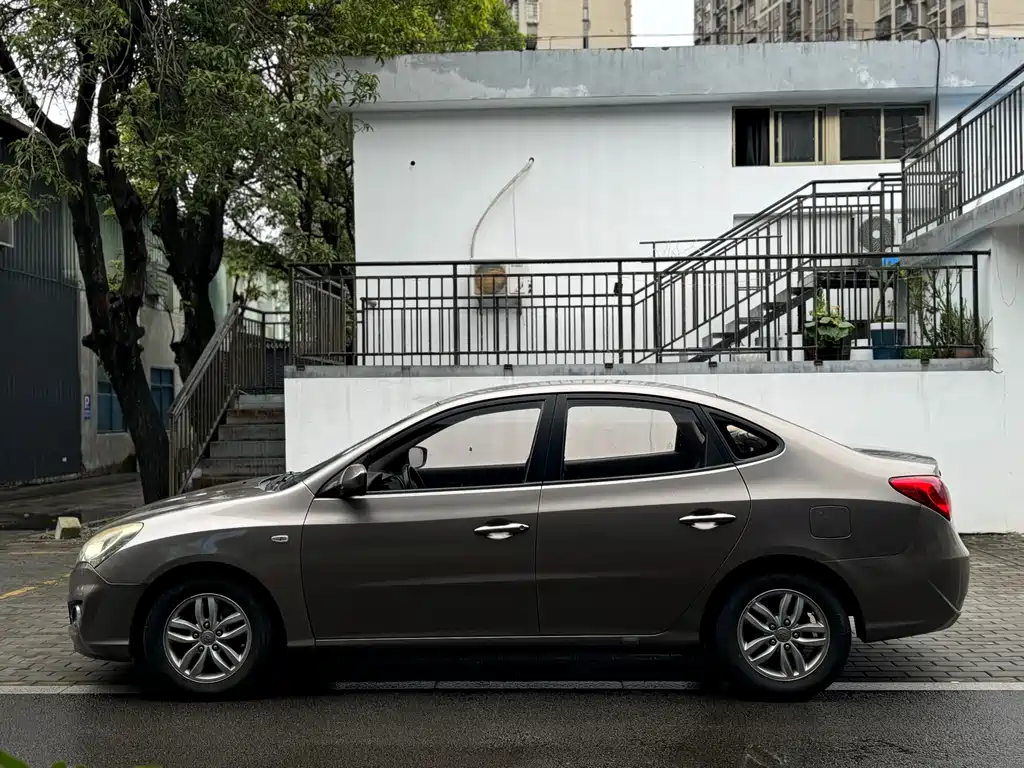 Hyundai Elantra 2014 — фото 13
