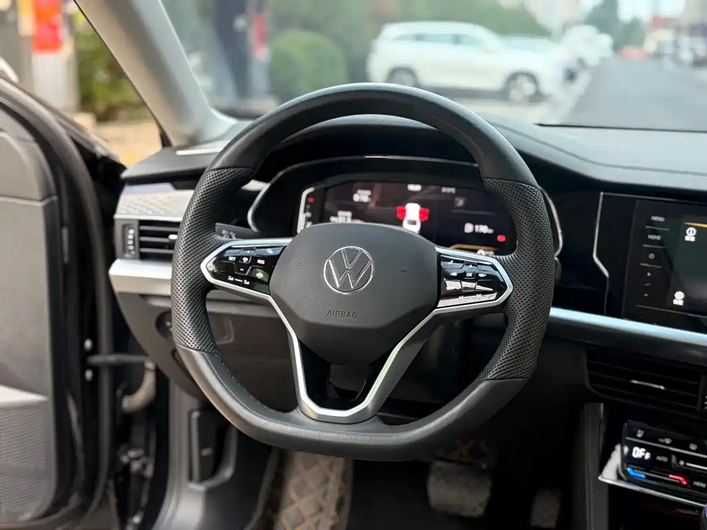 Volkswagen Passat 2024