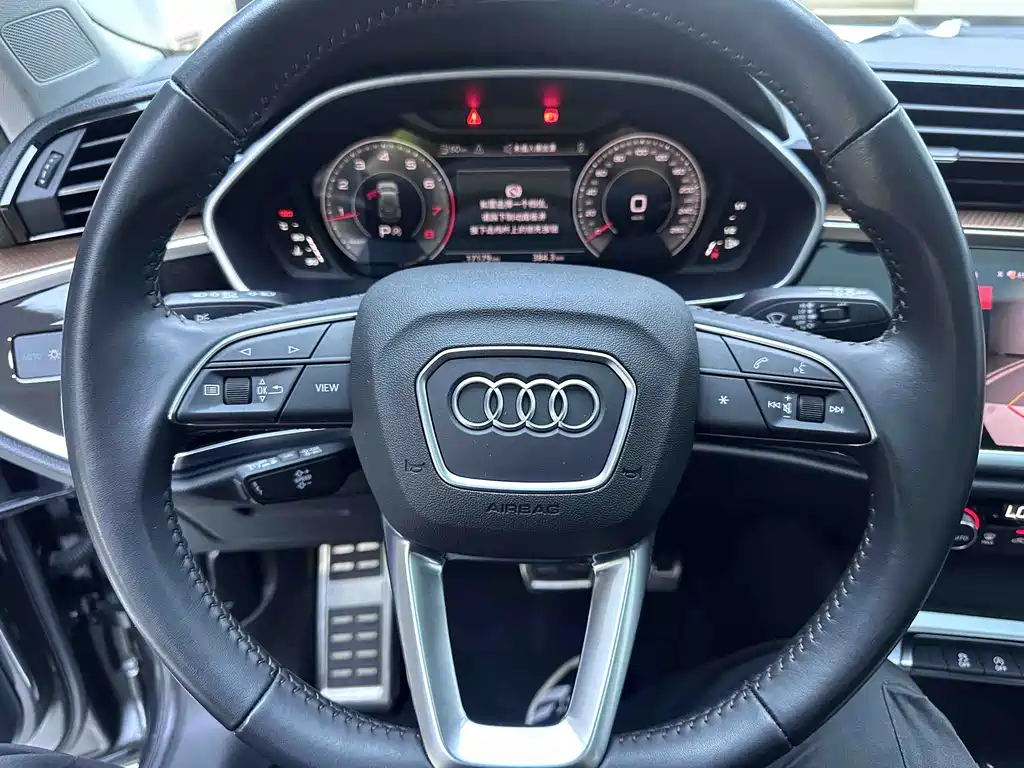 Audi Q3 2022 — фото 12