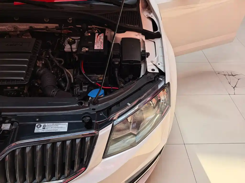 Skoda Octavia 2016 — фото 20