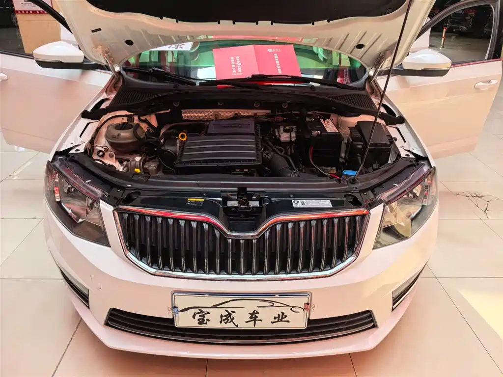 Skoda Octavia 2016 — фото 19