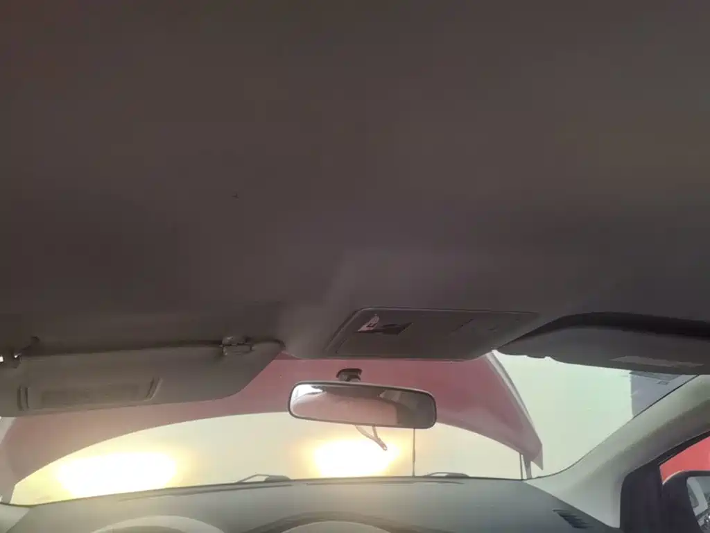 Nissan Tiida 2015 — фото 18