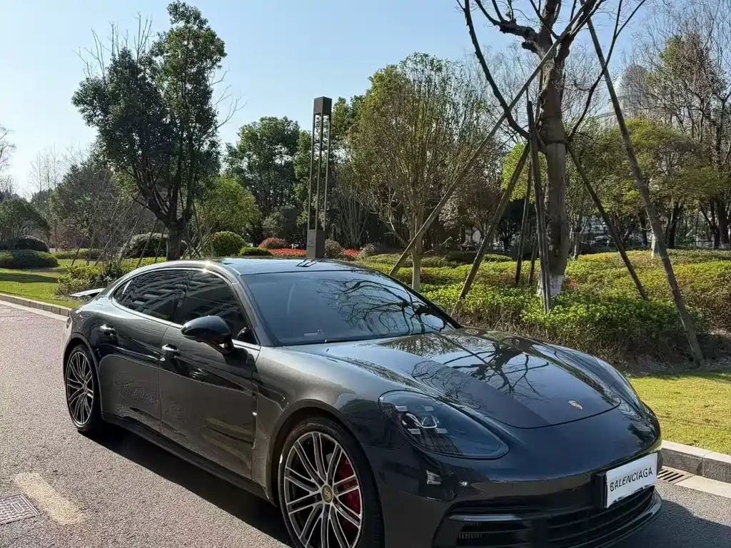 Porsche Panamera 2018 — фото 3
