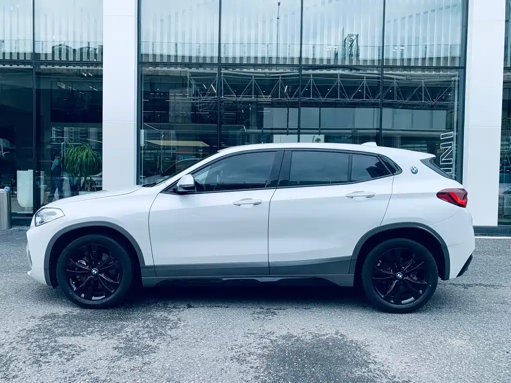 BMW X2 2023 — фото 8