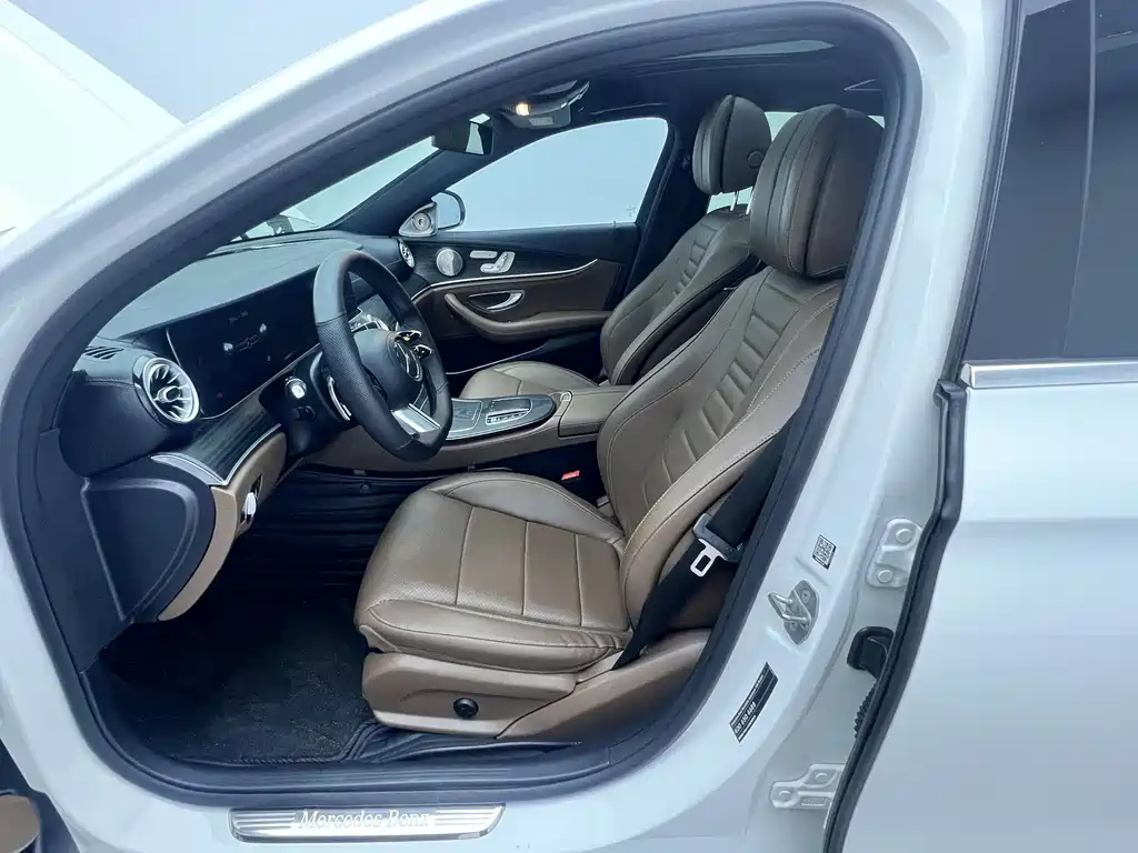Mercedes-Benz E-Class 2021 — фото 12