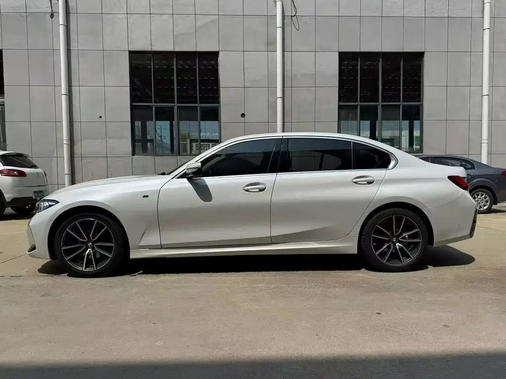BMW 3 Series 2024