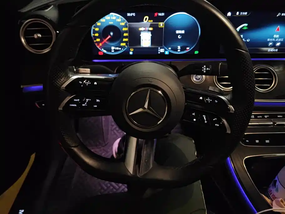 Mercedes-Benz E-Class 2021 — фото 15