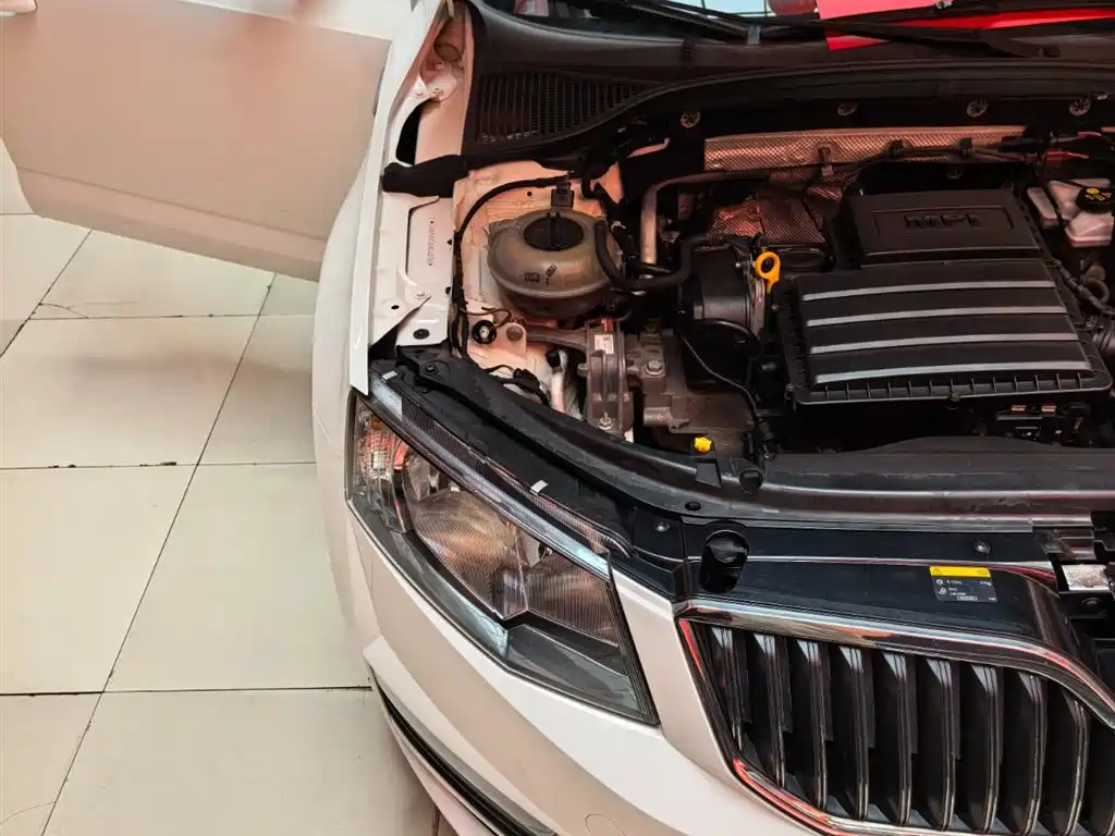 Skoda Octavia 2016 — фото 21