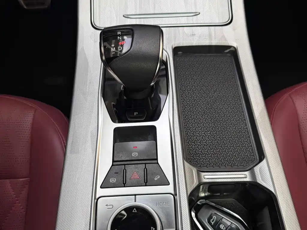 Jetour Jietu X70 PLUS 2023 — фото 15