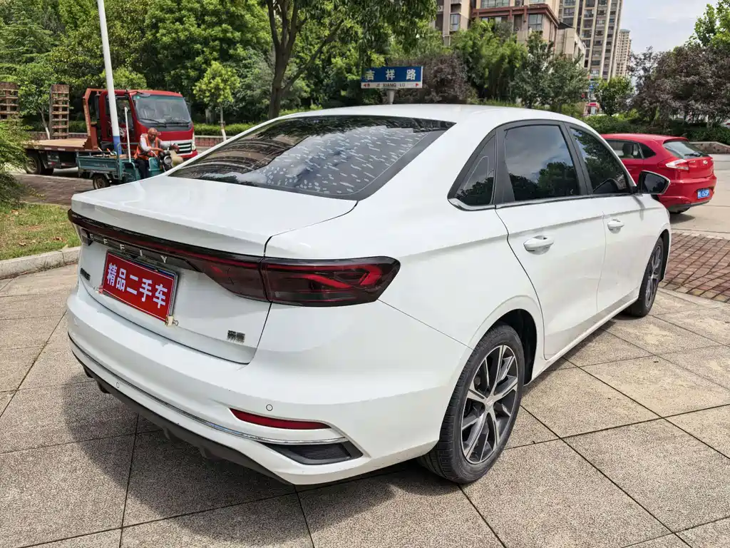 Geely Emgrand 2023 — фото 9