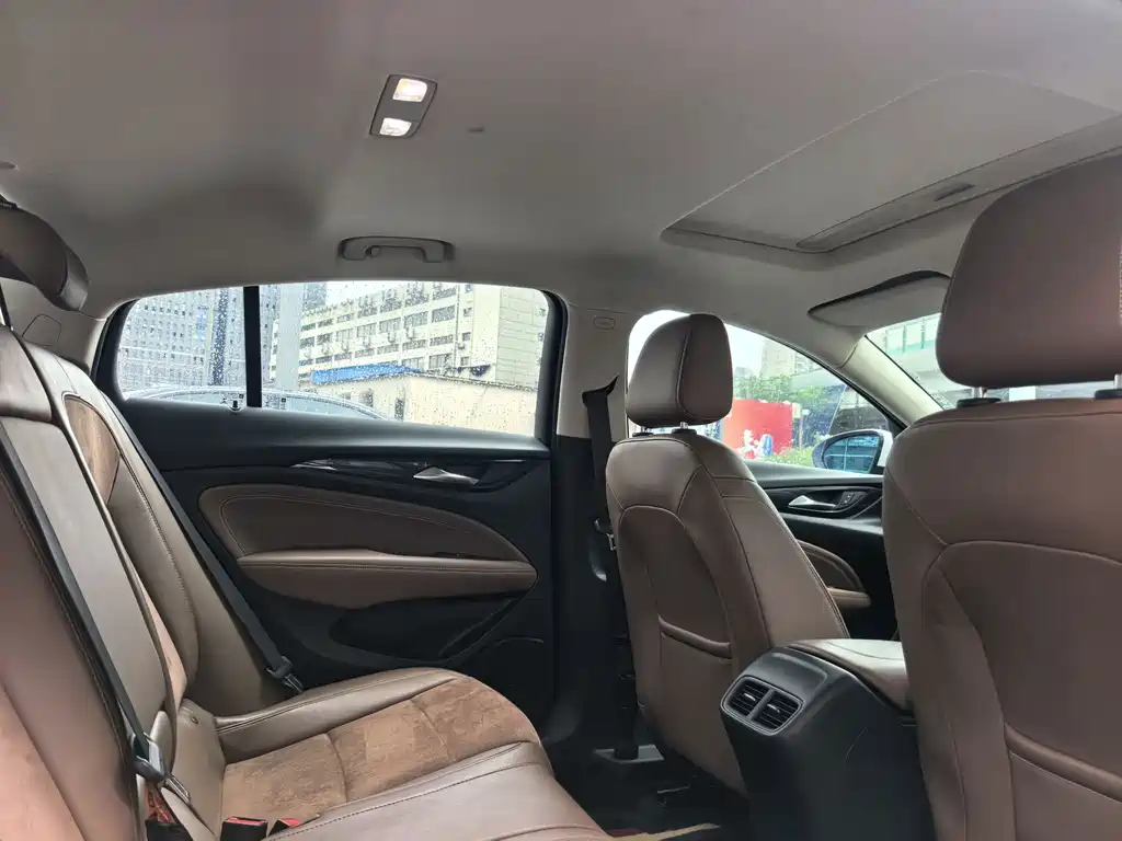 Buick Regal 2019 — фото 12