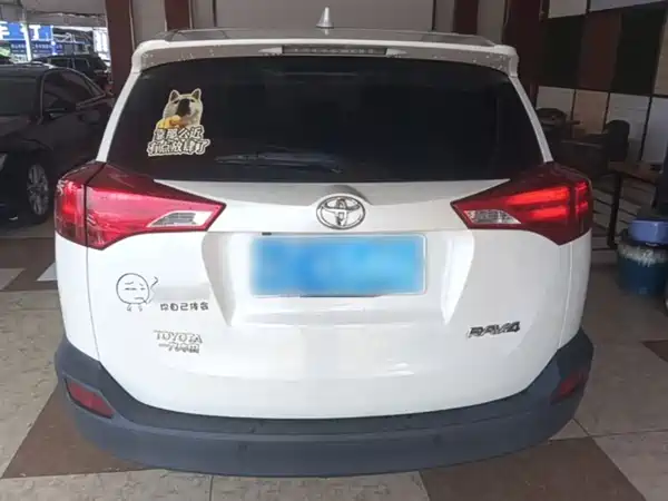 Toyota RAV4 2015