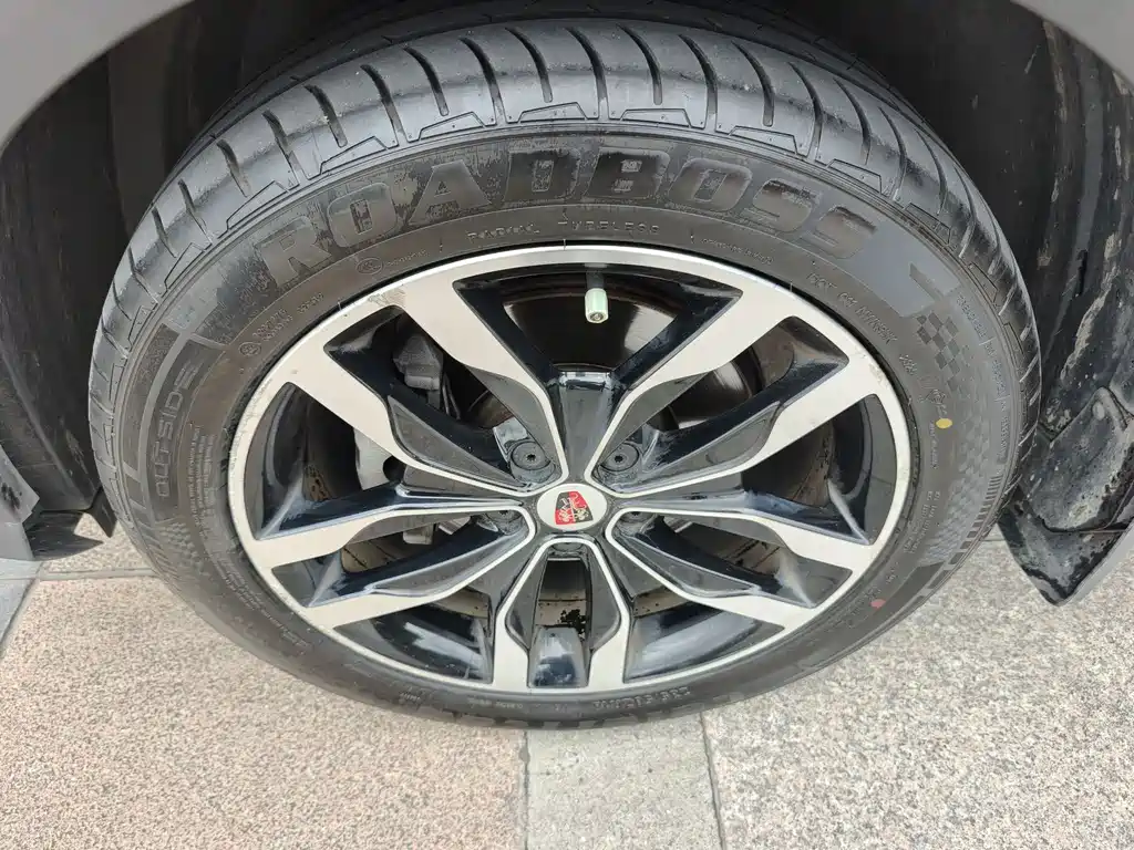 Roewe RX5 2017 — фото 10