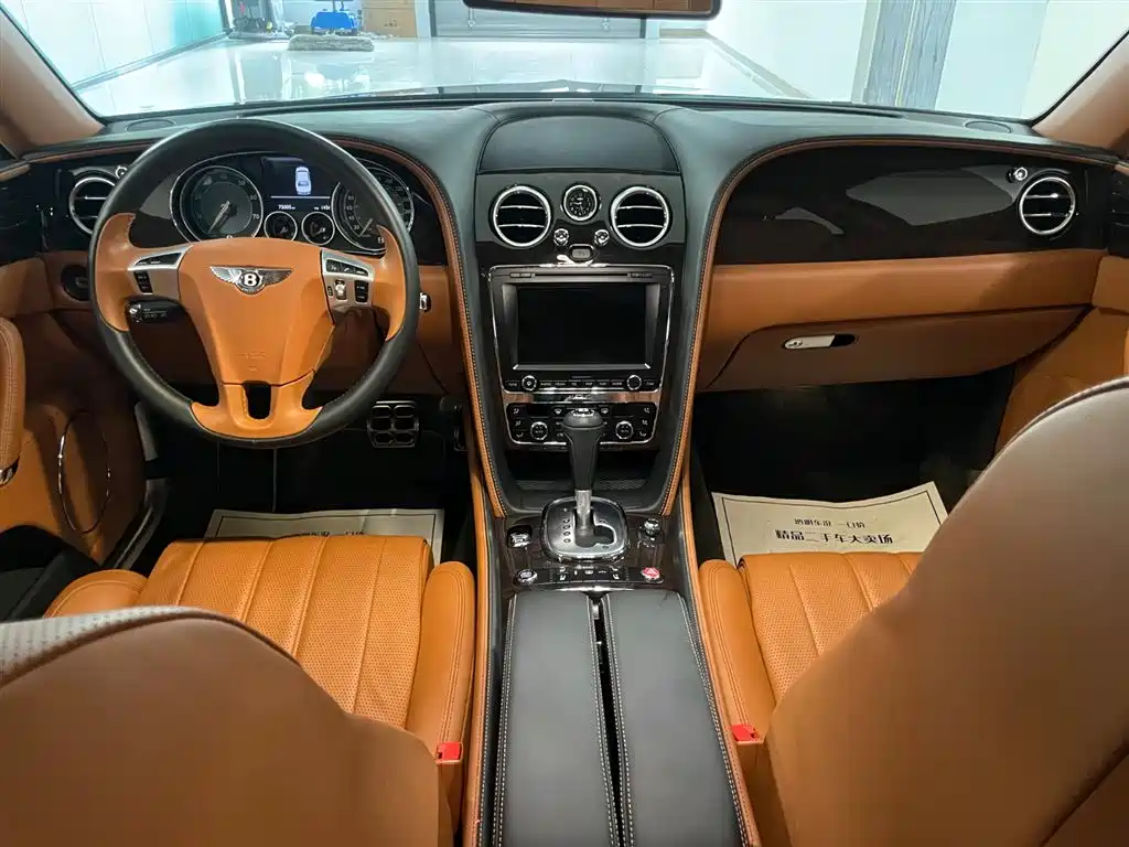 Bentley Flying Spur 2014 — фото 16