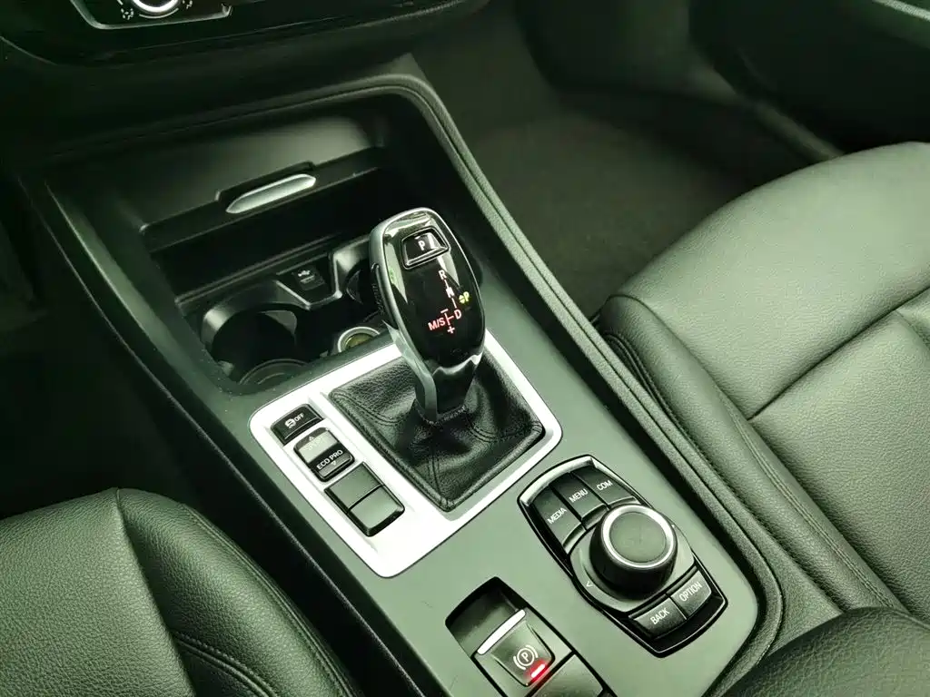 BMW 1 Series 2020 — фото 13