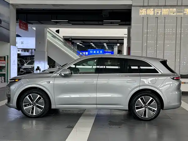 Li Auto L6 2024