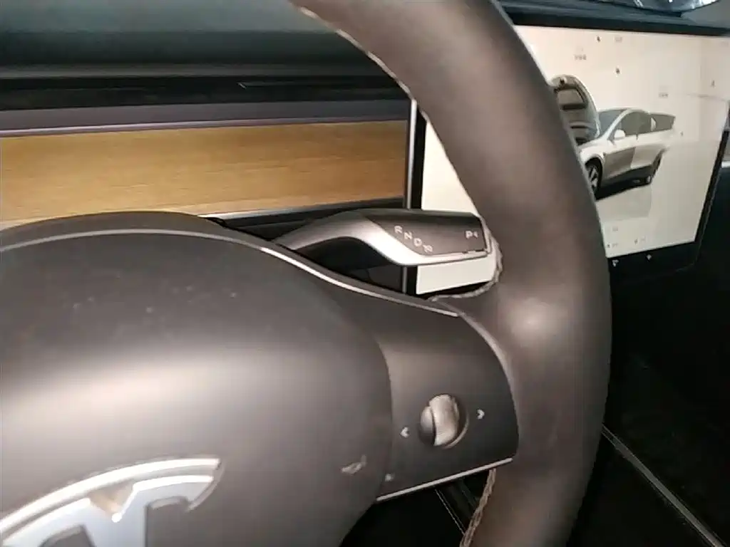 Tesla Model Y 2022 — фото 14