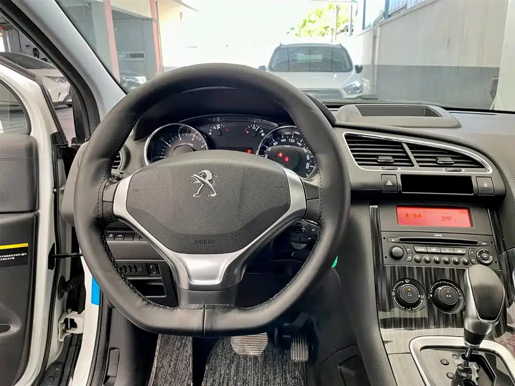 Peugeot 3008 2015 — фото 11