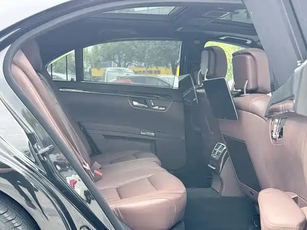 Mercedes-Benz S-Class 2012