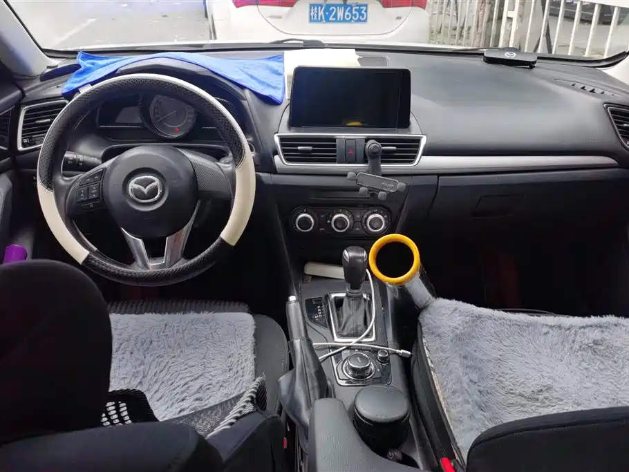 Mazda 3 Axela 2016 — фото 12