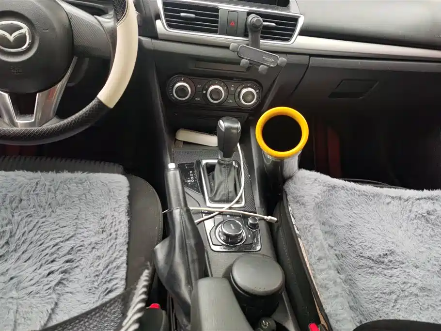 Mazda 3 Axela 2016 — фото 16
