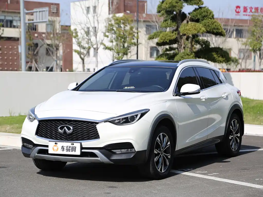Infiniti QX30 2018 — фото 1